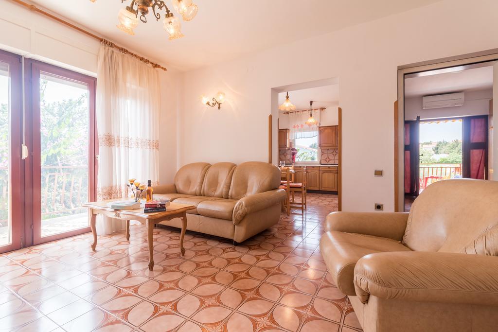 Apartment Taja Лижнян Экстерьер фото